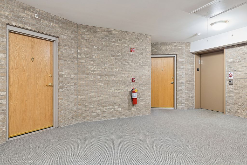 Image 2 of property listing at 14100 Sheffield Drive 403, Homer Glen, IL 60491