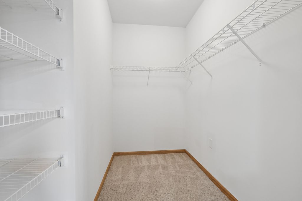 Image 13 of property listing at 14100 Sheffield Drive 403, Homer Glen, IL 60491