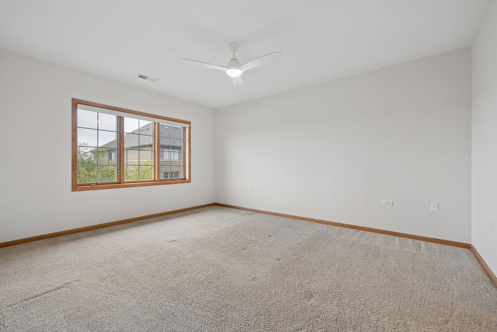 Image 15 of property listing at 14100 Sheffield Drive 403, Homer Glen, IL 60491