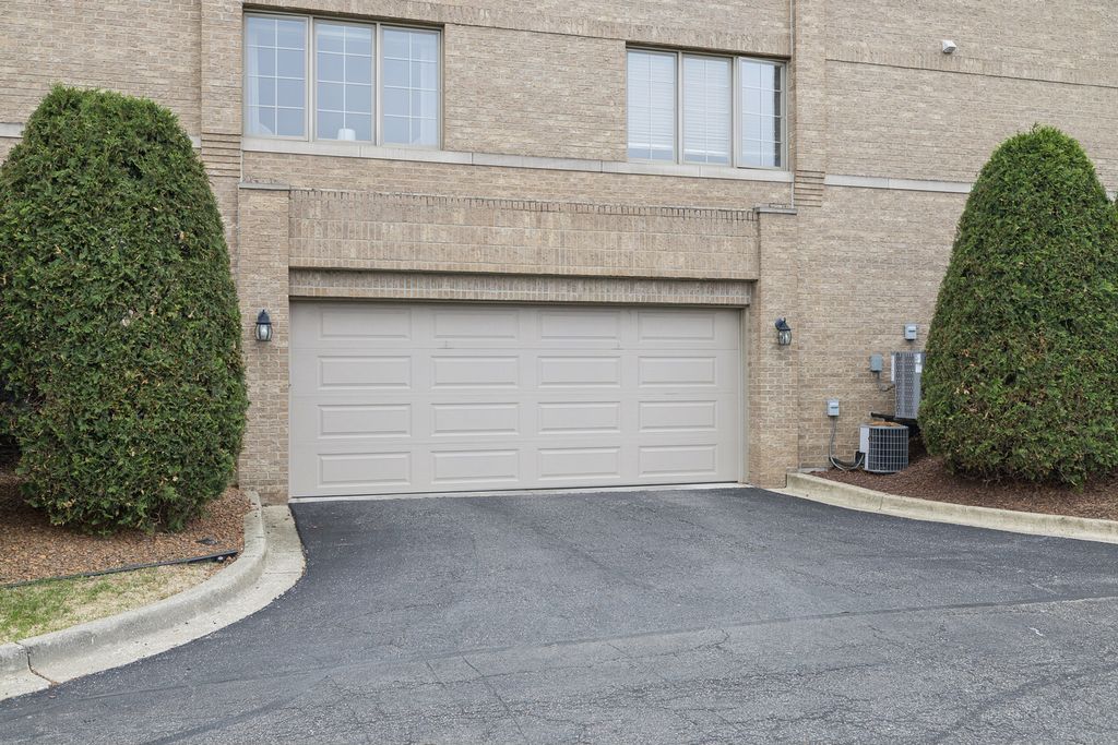 Image 22 of property listing at 14100 Sheffield Drive 403, Homer Glen, IL 60491