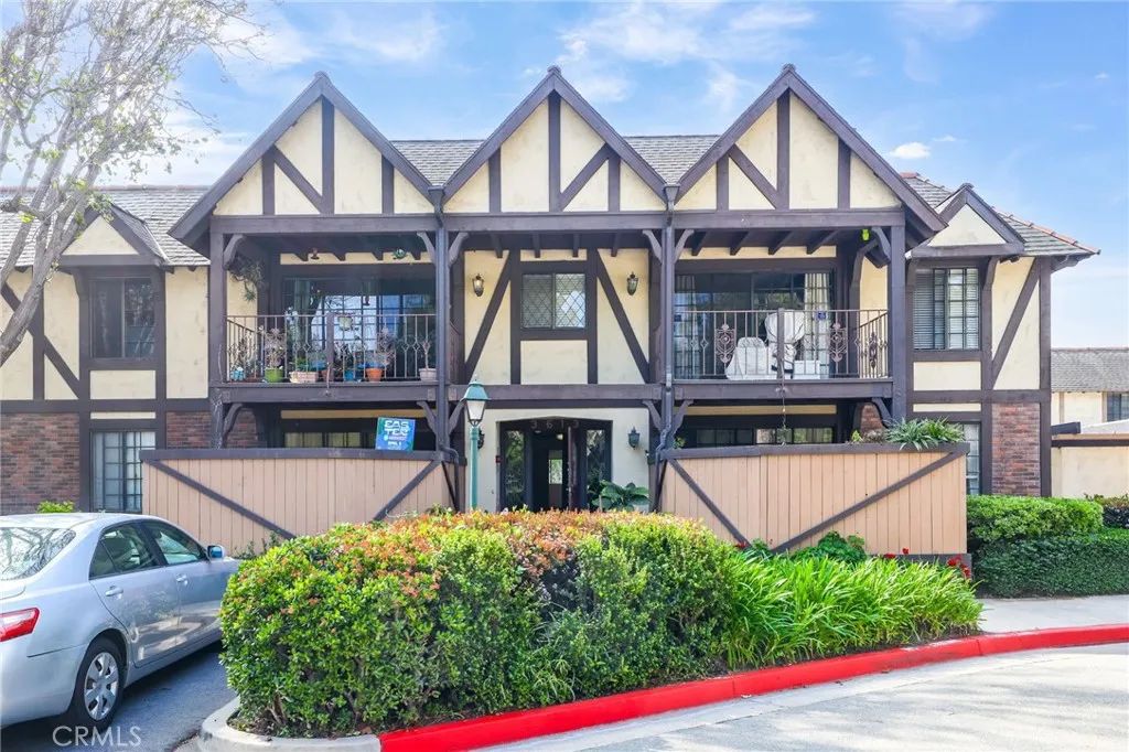 3613 S Bear B, Santa Ana, CA 92704