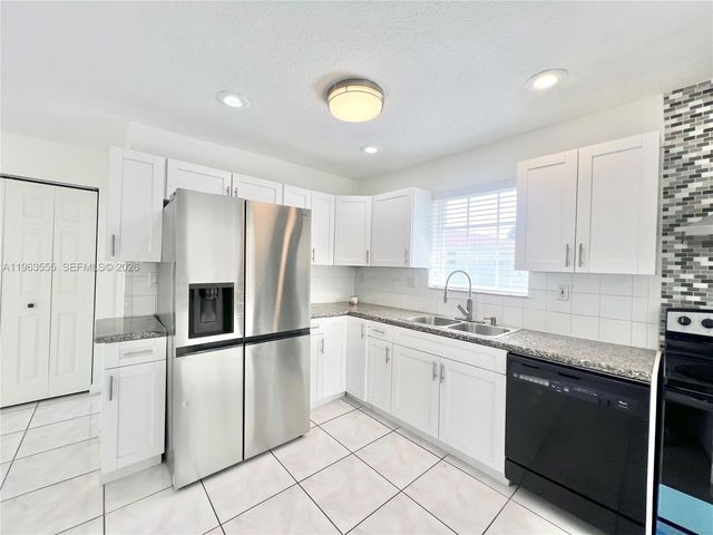 19901 SW 81st Ct, Cutler Bay, FL 33189