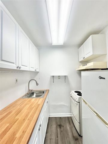 19901 SW 81st Ct, Cutler Bay, FL 33189