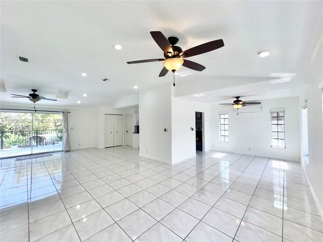 19901 SW 81st Ct, Cutler Bay, FL 33189