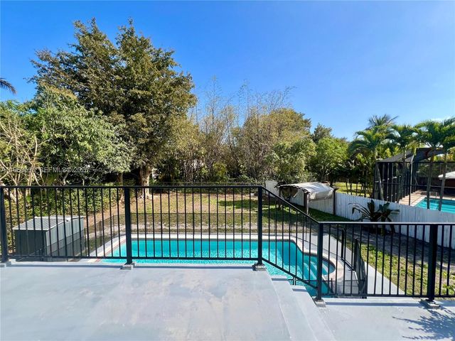 19901 SW 81st Ct, Cutler Bay, FL 33189