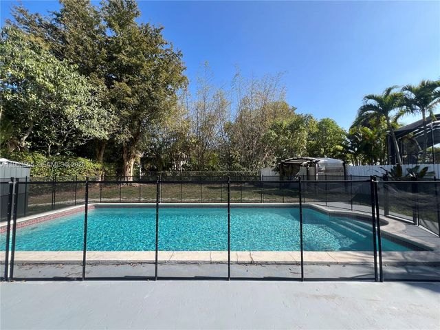 19901 SW 81st Ct, Cutler Bay, FL 33189