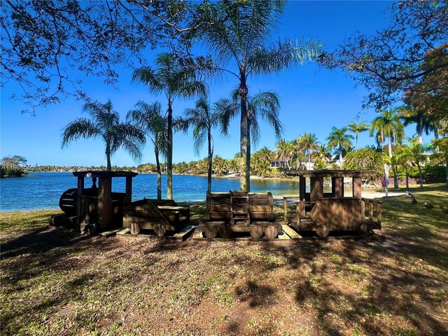 19901 SW 81st Ct, Cutler Bay, FL 33189