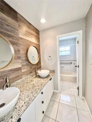 19901 SW 81st Ct, Cutler Bay, FL 33189