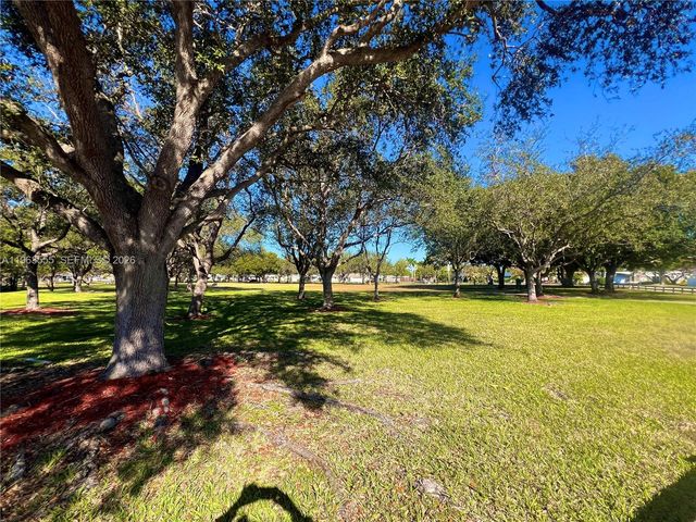 19901 SW 81st Ct, Cutler Bay, FL 33189