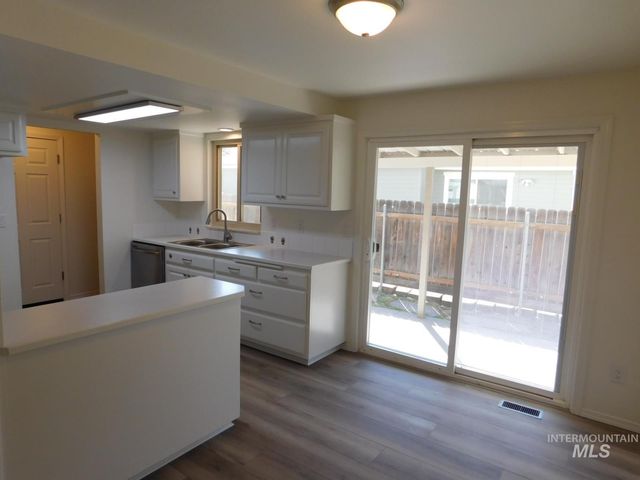 6996 W Gillis, Boise, ID 83714