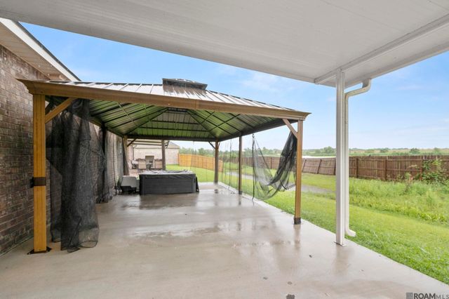 6348 Nesting Dr, Gonzales, LA 70737