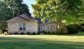 32175 Spruce Lane, Beverly Hills, MI 48025