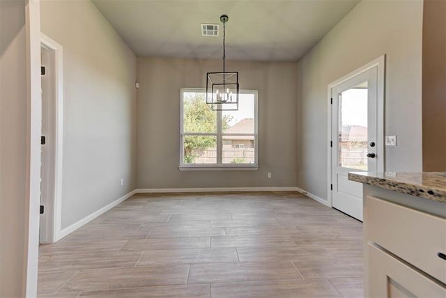 1935 W Flintlock Way, Mustang, OK 73064