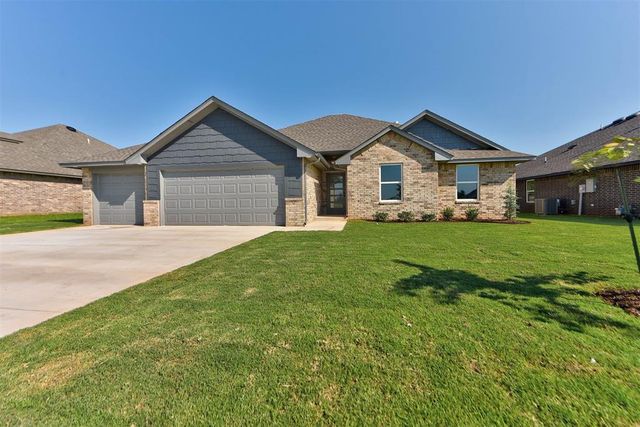 1935 W Flintlock Way, Mustang, OK 73064