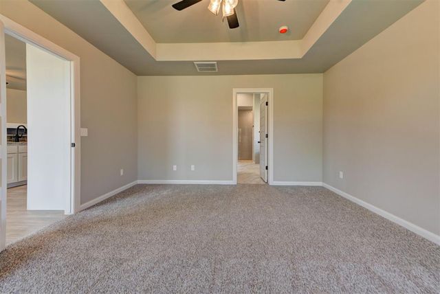 1935 W Flintlock Way, Mustang, OK 73064