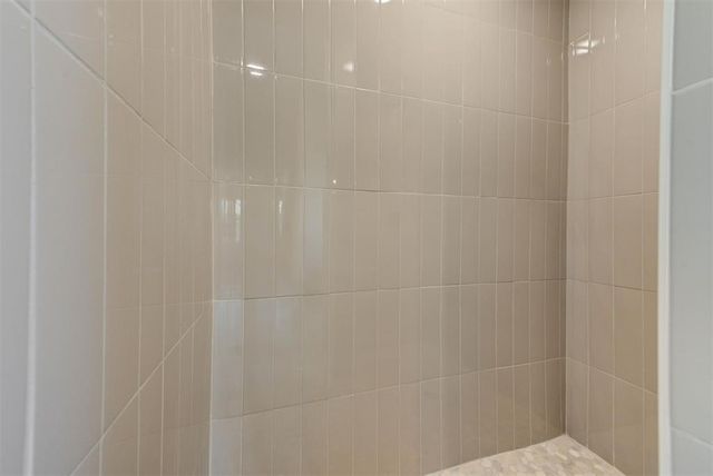 1935 W Flintlock Way, Mustang, OK 73064