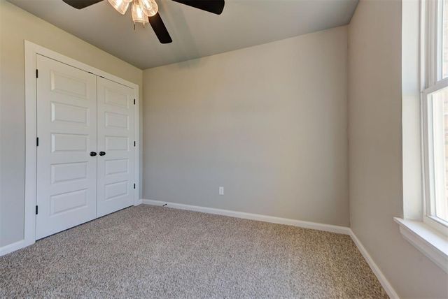 1935 W Flintlock Way, Mustang, OK 73064