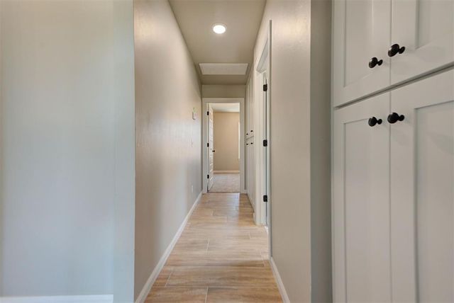 1935 W Flintlock Way, Mustang, OK 73064