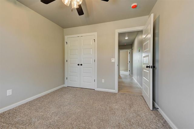 1935 W Flintlock Way, Mustang, OK 73064