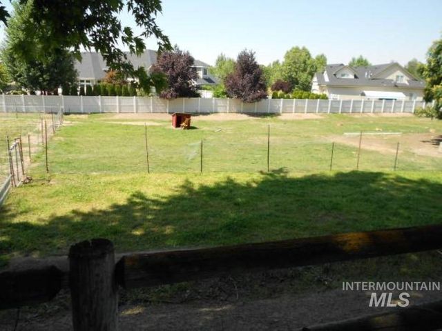 1119 N Eagle Rd, Eagle, ID 83616