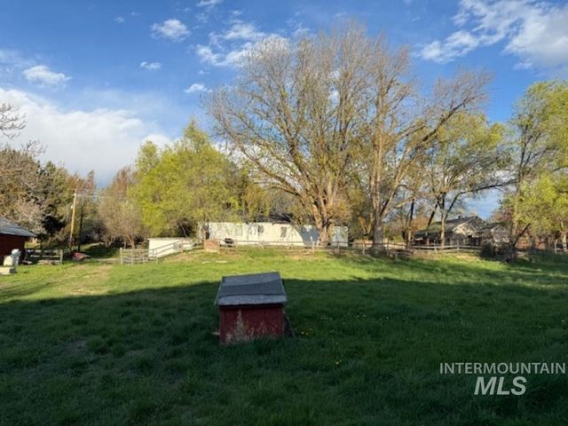 1119 N Eagle Rd, Eagle, ID 83616