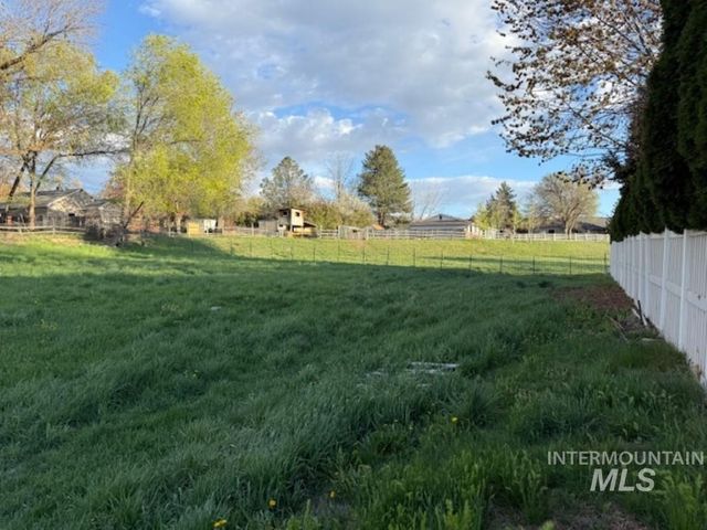 1119 N Eagle Rd, Eagle, ID 83616