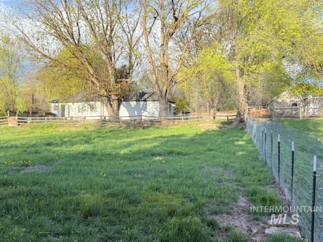 1119 N Eagle Rd, Eagle, ID 83616