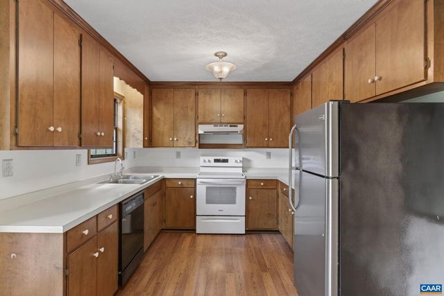 2 ASHTON RD, Palmyra, VA 22963