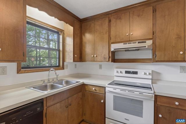 2 ASHTON RD, Palmyra, VA 22963
