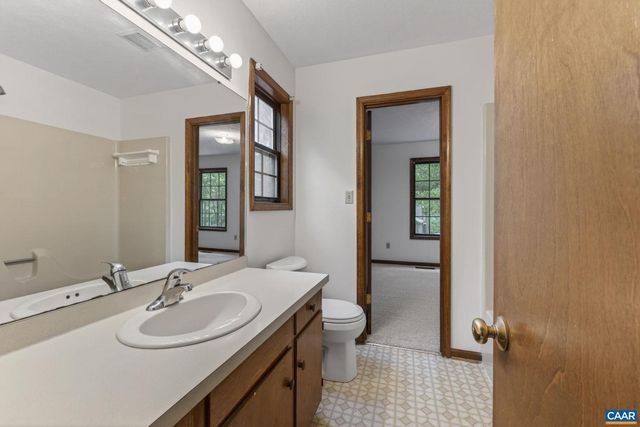 2 ASHTON RD, Palmyra, VA 22963