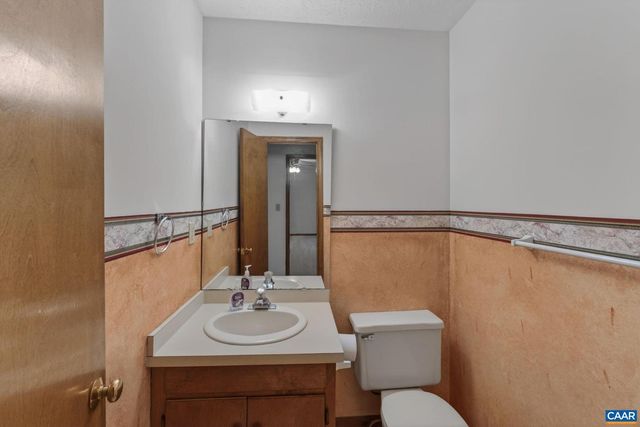 2 ASHTON RD, Palmyra, VA 22963