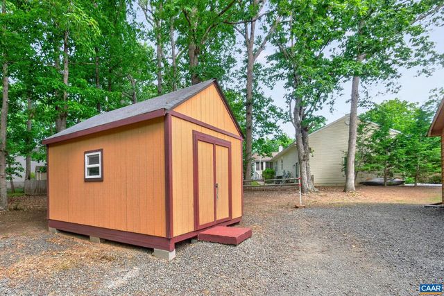 2 ASHTON RD, Palmyra, VA 22963
