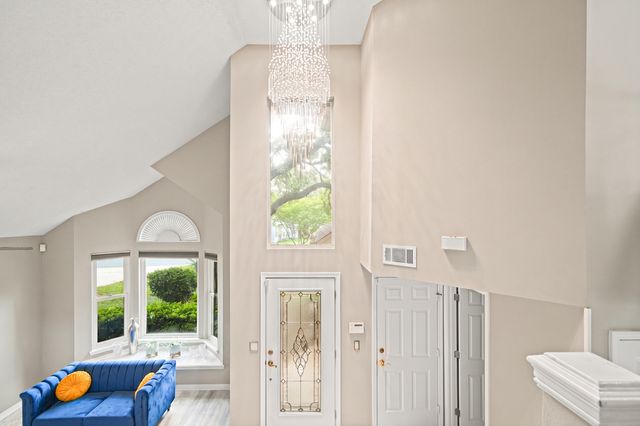 935 Shalimar Point Drive, Shalimar, FL 32579