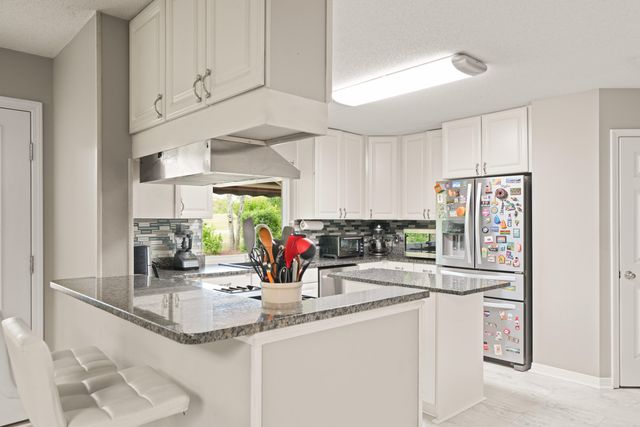 935 Shalimar Point Drive, Shalimar, FL 32579