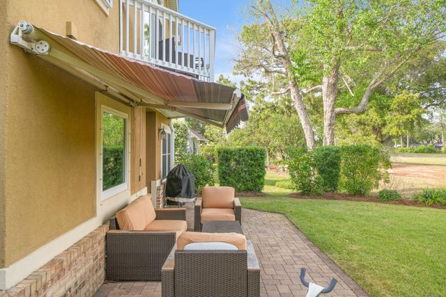 935 Shalimar Point Drive, Shalimar, FL 32579