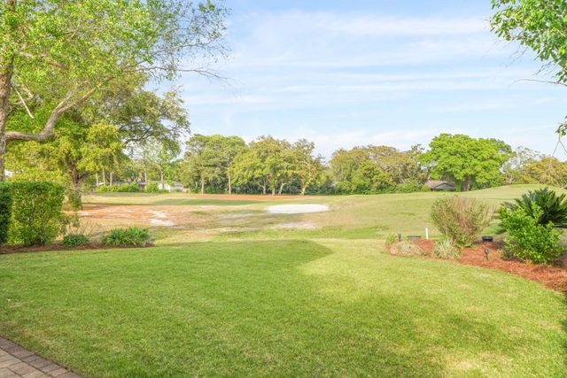 935 Shalimar Point Drive, Shalimar, FL 32579