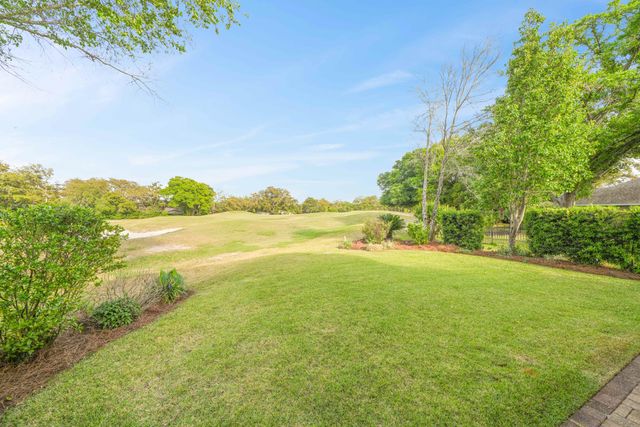 935 Shalimar Point Drive, Shalimar, FL 32579