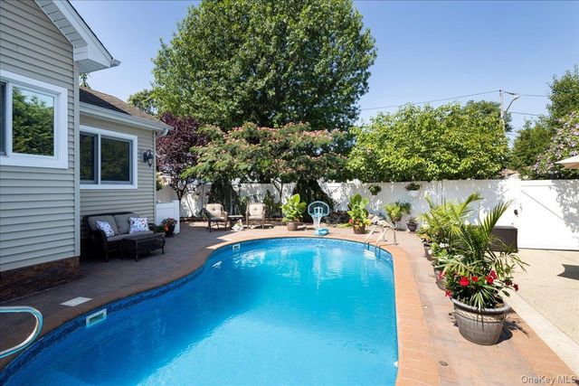 714 Wyckoff Avenue, Bellmore, NY 11710