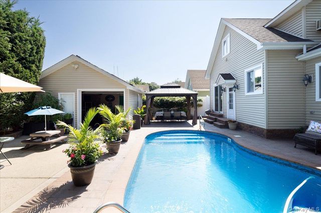 714 Wyckoff Avenue, Bellmore, NY 11710