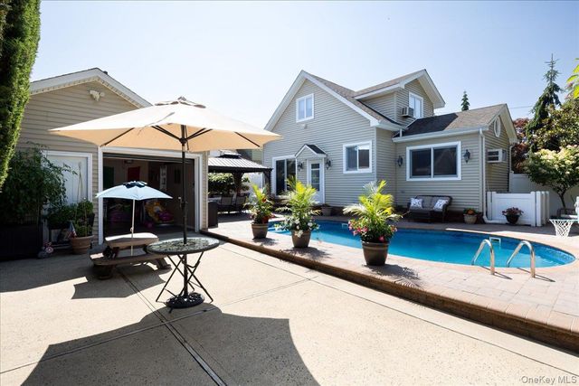 714 Wyckoff Avenue, Bellmore, NY 11710