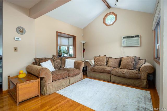 714 Wyckoff Avenue, Bellmore, NY 11710