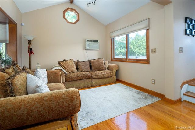 714 Wyckoff Avenue, Bellmore, NY 11710