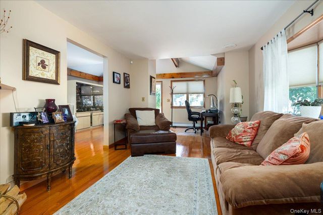 714 Wyckoff Avenue, Bellmore, NY 11710