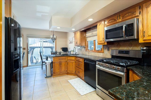 714 Wyckoff Avenue, Bellmore, NY 11710