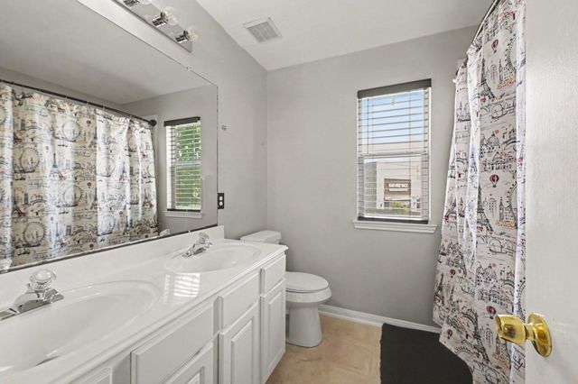 8422 W Sienna Cove Lane, Houston, TX 77083