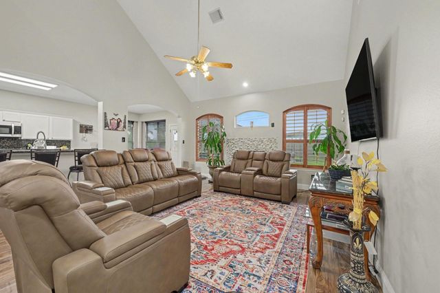 8422 W Sienna Cove Lane, Houston, TX 77083