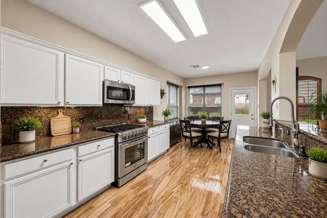 8422 W Sienna Cove Lane, Houston, TX 77083