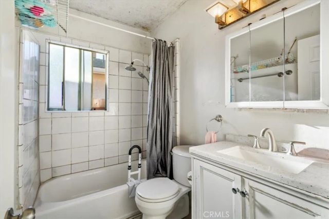 16903 Freeman Avenue, Lawndale, CA 90260