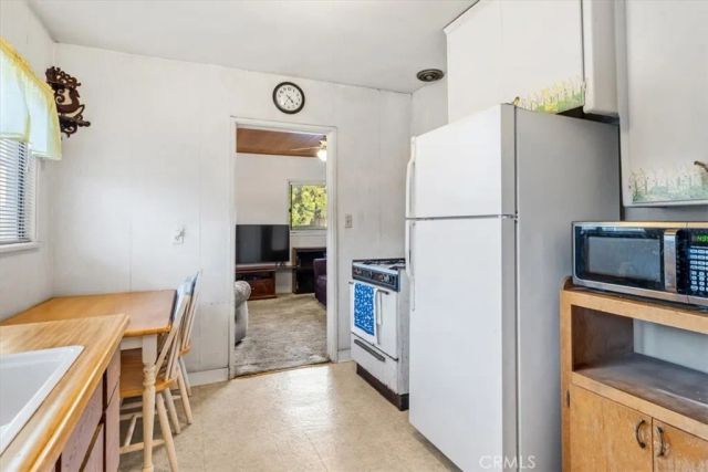 16903 Freeman Avenue, Lawndale, CA 90260
