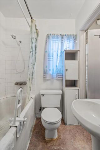 16903 Freeman Avenue, Lawndale, CA 90260